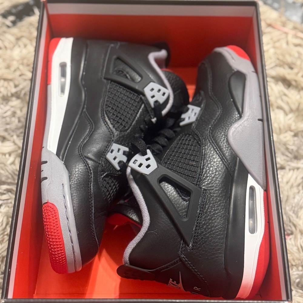 Jordan 4 Retro Bred Reimagined GS Black Fire Red Cement Grey FV5029-006 Size 7Y